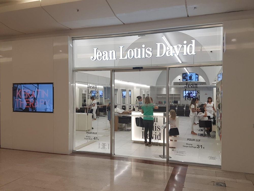 Jean Louis David Hair Salons Centre commercial Auchan V2, Villeneuved'Ascq, Nord, France Jean Louis David Hair Salons Centre commercial Auchan V2, Villeneuved'Ascq, Nord, France