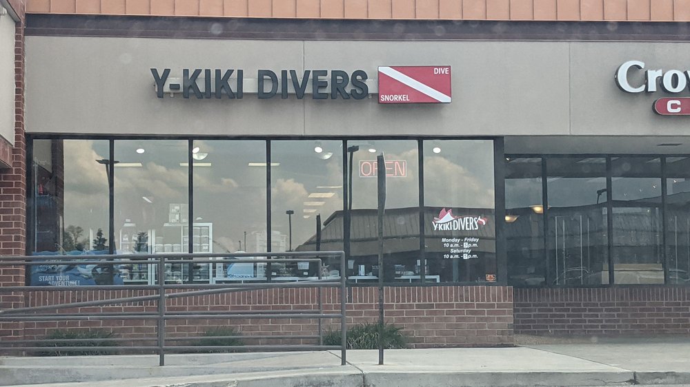Y Kiki Divers