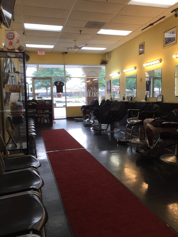 Masterpiece Unisex Barbers 5752 Silver Hill Rd, District