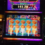 Yellow Brick Road Casino Slot Machines
