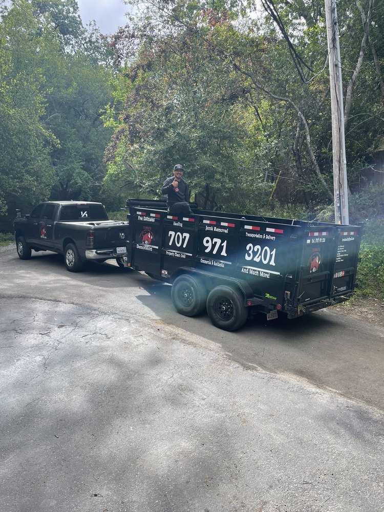 Toro’s Hauling And Junk Removal