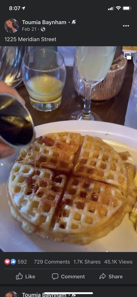 Suite Twelve25 Urban Hang Suite & Bistro