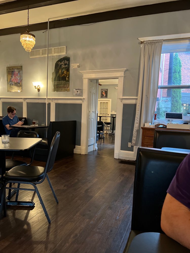 The Knickerbocker Tavern