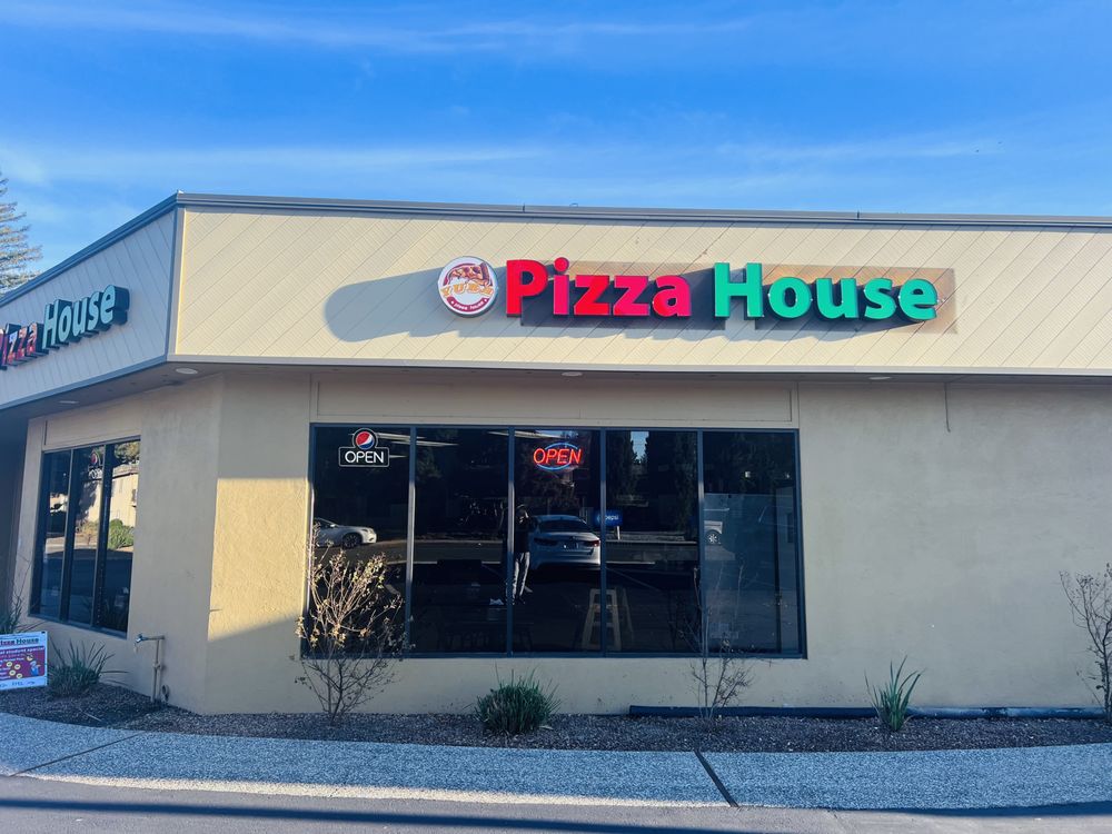 Yuba Pizza House, Yuba City Roadtrippers