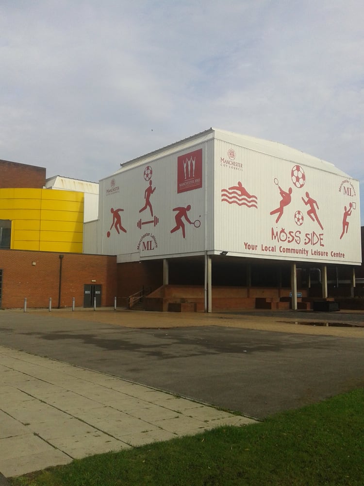 abraham moss leisure centre