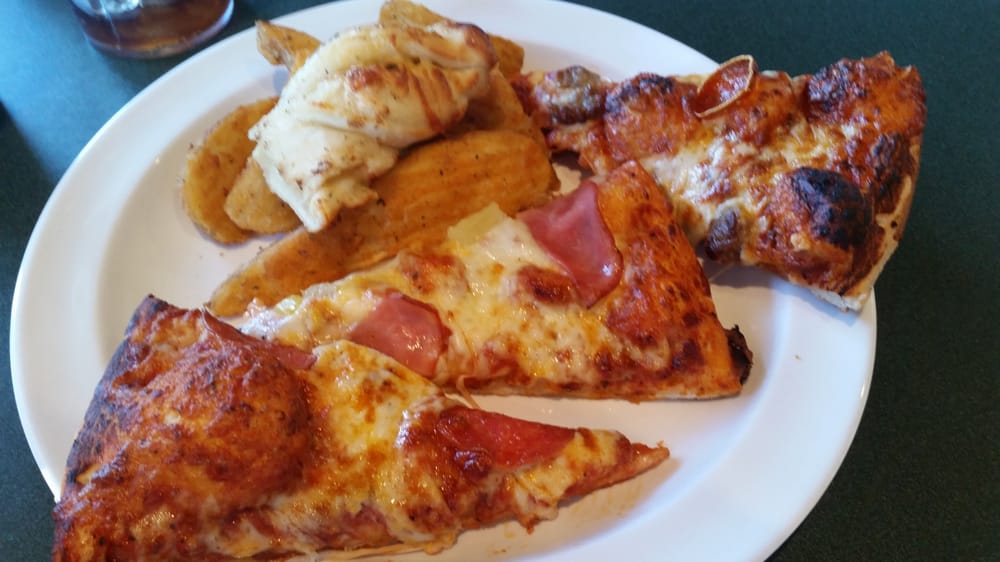 Delicious Potato Wedges And Garlic Knots Yelp Photo Of Round Table Federal Way Wa United States Delicious