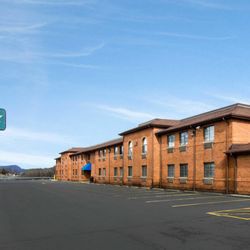 Quality Inn 16 Photos Hotels 903 Dr N Photo Of Quality Inn Summersville Wv United States