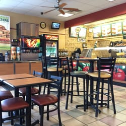 Subway Fast Food 8015 State Line Rd Waldo Kansas City Mo Photo Of Subway Kansas City Mo United States Dining Area