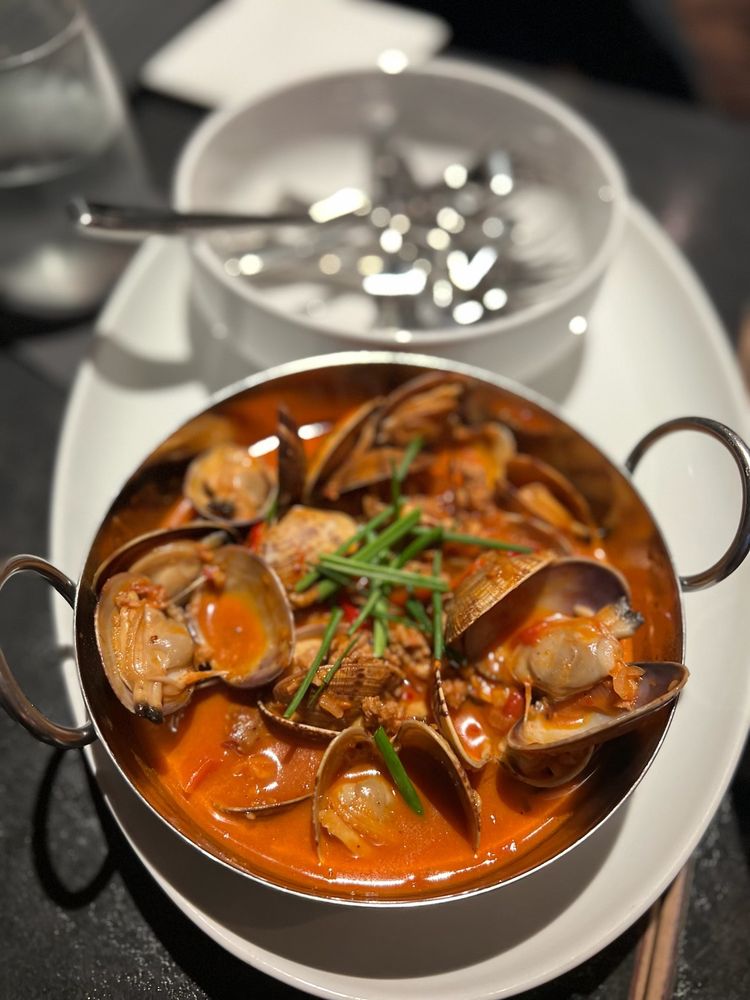 Lighthouse Bar & Grill