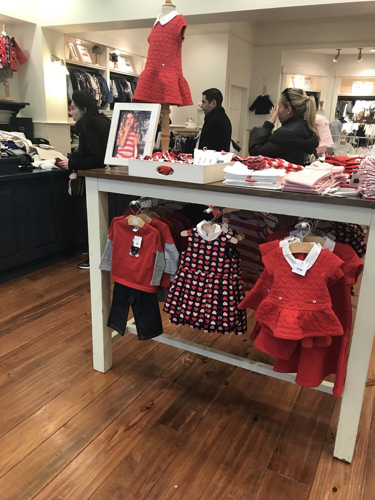 zara garden state plaza hours