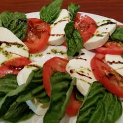 Zio Fraedo S 247 Photos 227 Reviews Italian 611 Gregory Ln Photo Of Zio Fraedo S Pleasant Hill Ca United States Caprese Salad