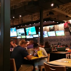 buffalo wild wings 10 photos 33 reviews chicken wings 1680 buffalo wild wings cashier