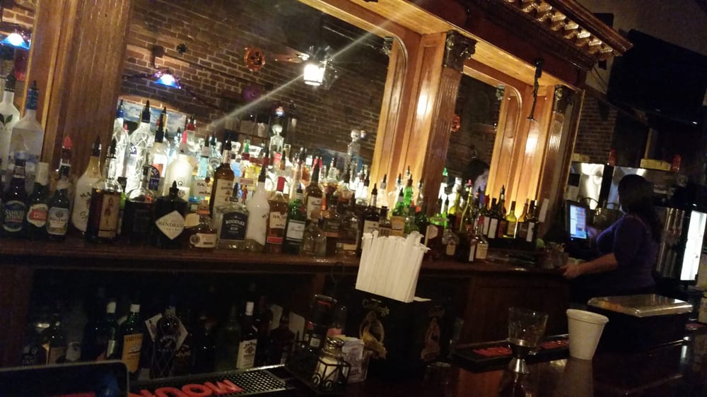 The Breezeway Restaurant & Bar 98 Photos & 121 Reviews American