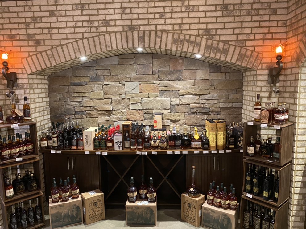 Red Carpet Liquors