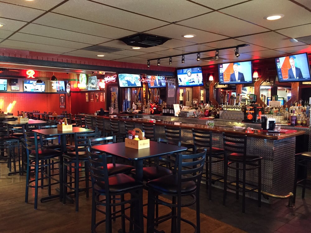 Misfits Sports Bar & Grill 15 Photos & 24 Reviews Sports Bars