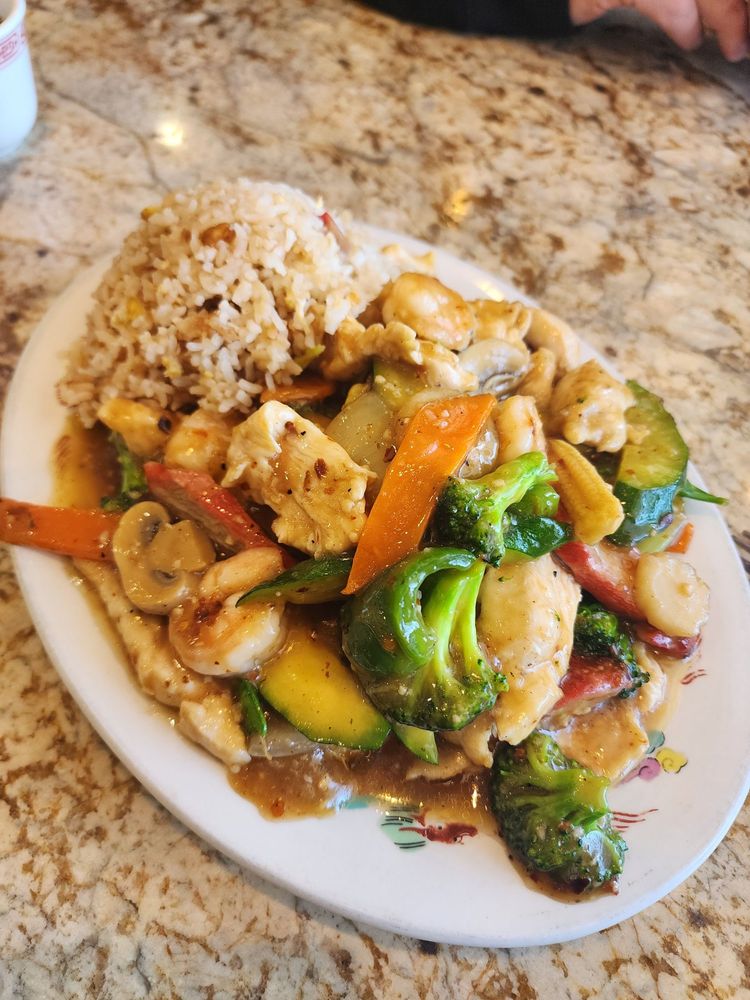 Lucky Dragon Restaurant