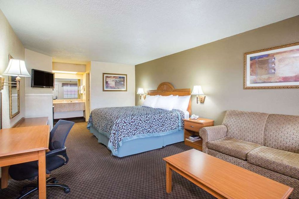 RV Rental in Tallulah, LA Days Inn by Wyndham Tallulah