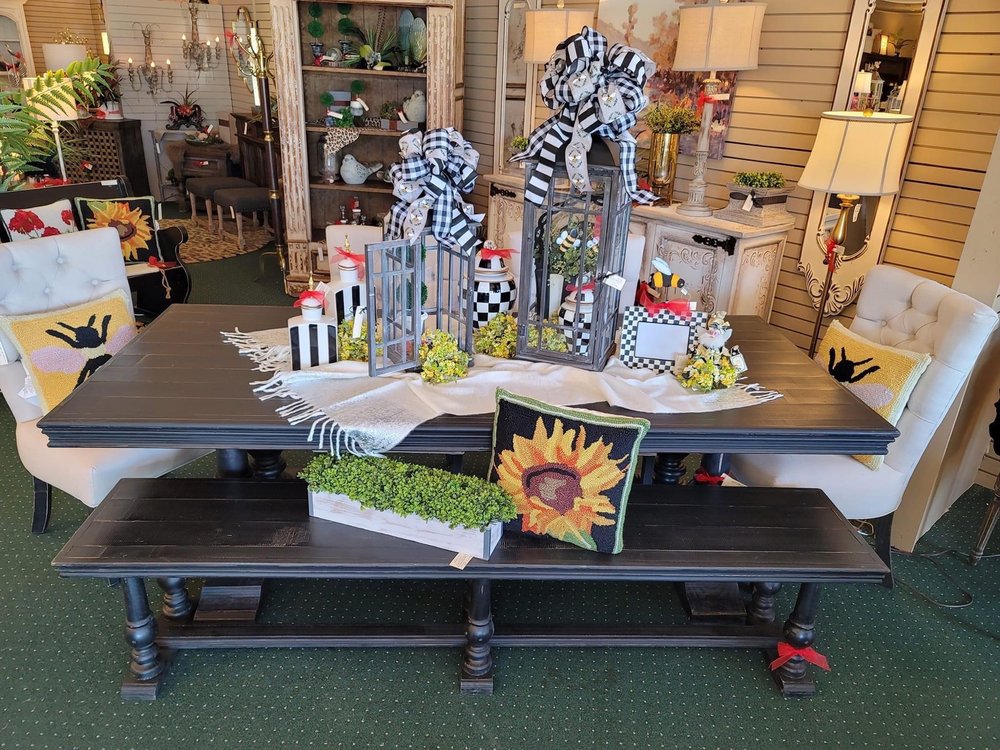 image of business Accents Home Decor & Gifts