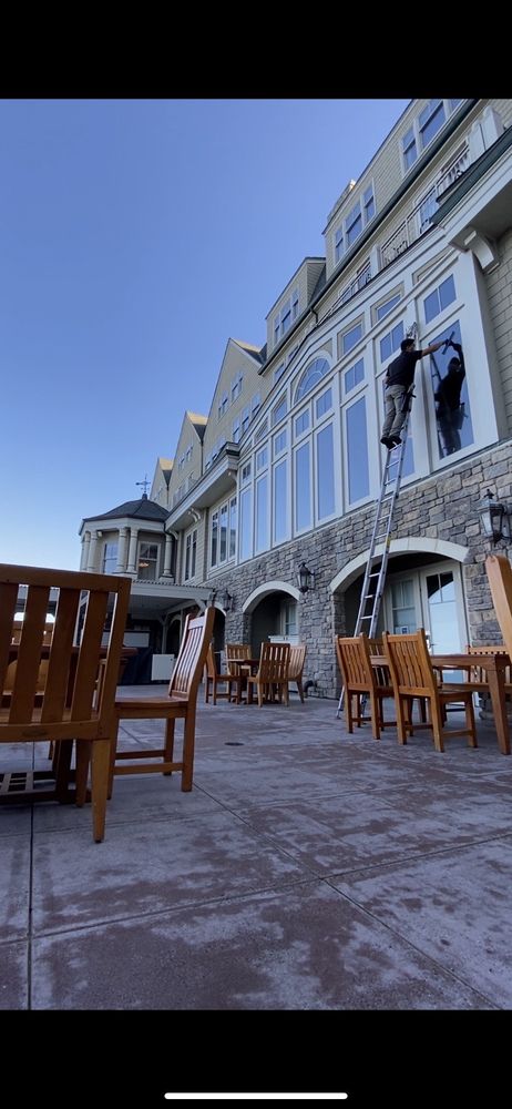 Medrano window cleaning 