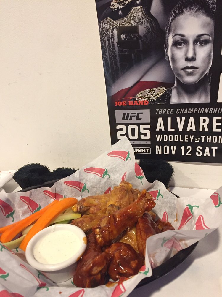 KC Winghouse Order Online 27 Photos & 24 Reviews Sports Bars