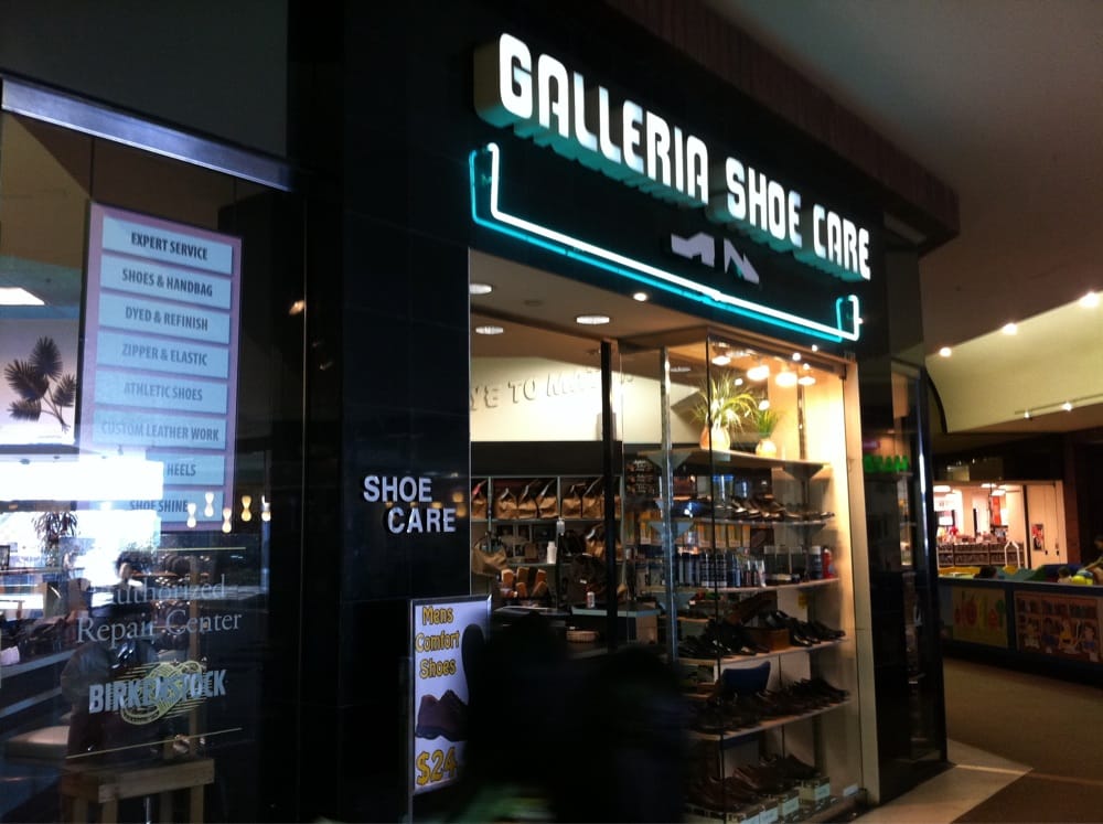 Store front inside Glendale Galleria Yelp