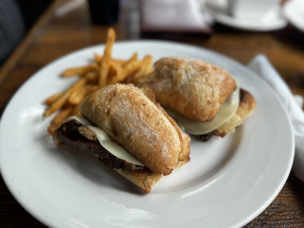 The Patio at 5th and Ash