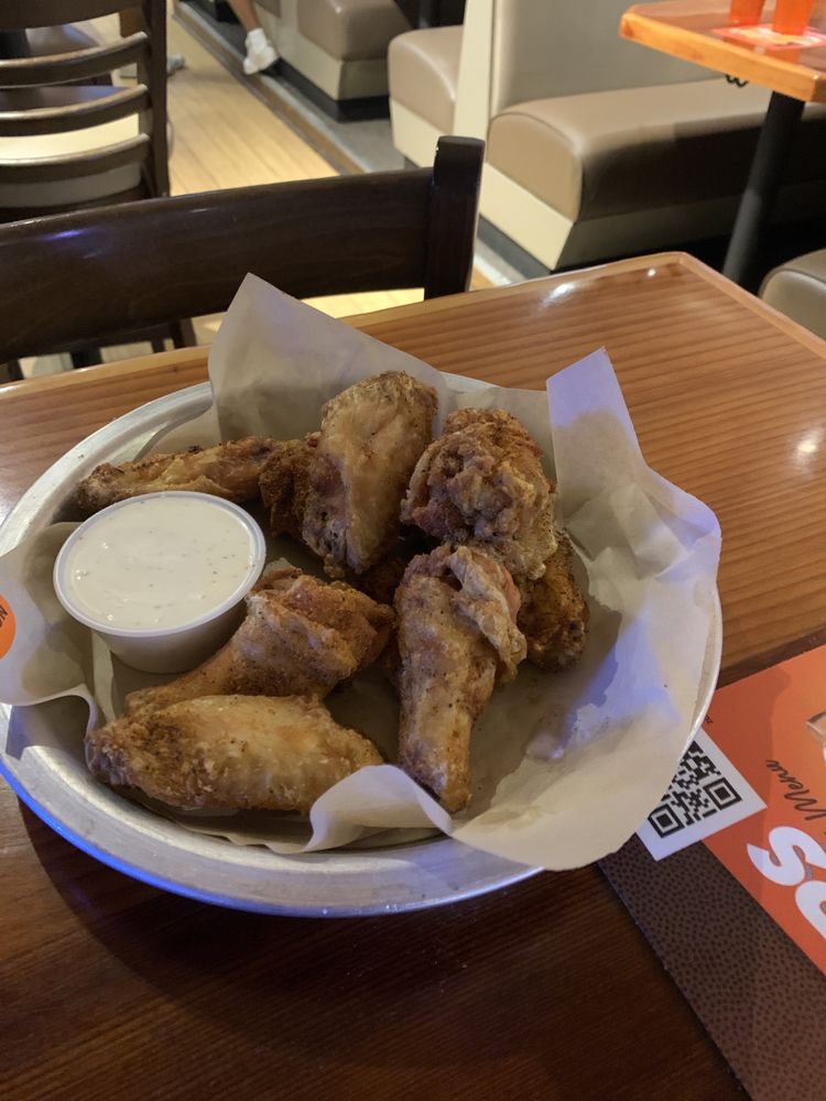 Hooters