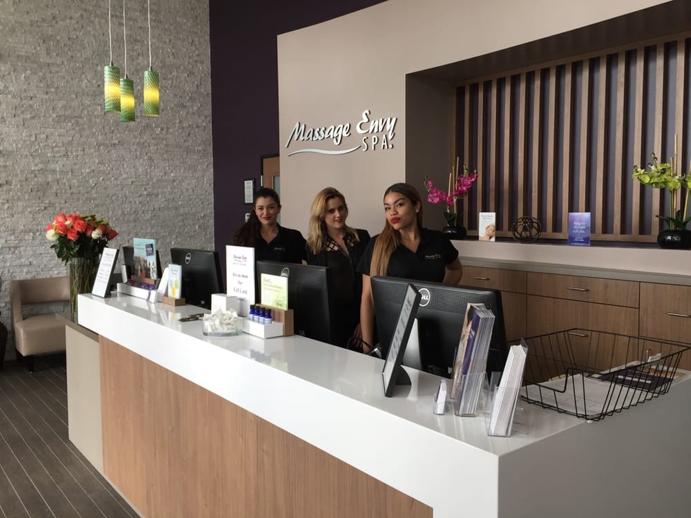 Nicest Front Desk And The Las Have Very Positive Attitude 21 Photos For Massage Envy North Miami