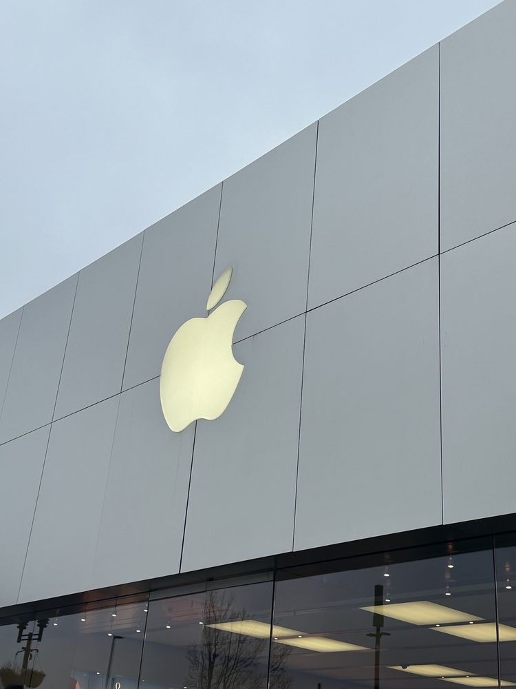 Apple Friendly Center