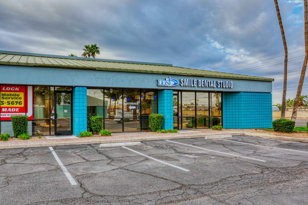 image of business Smile Dental Studio