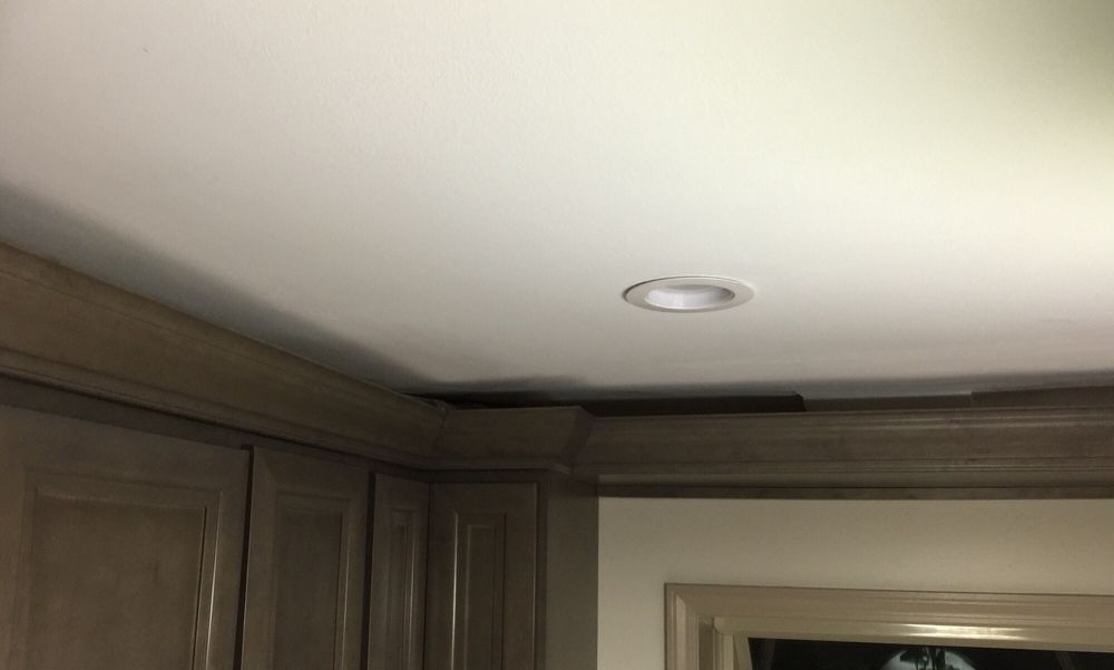 This Crown Molding Was Suppose To Be Flush The Ceiling Exposed Photo Of Nea Maya Morton Grove Il United States This Crown Molding