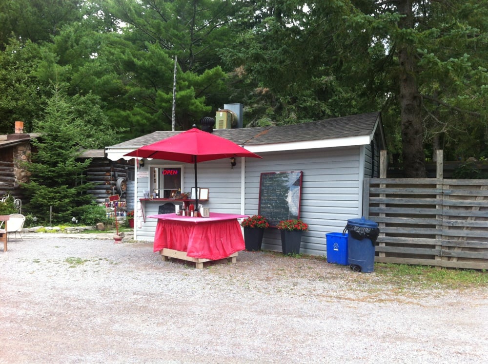 Stella's Eclectic Edibles Patio & Take Away