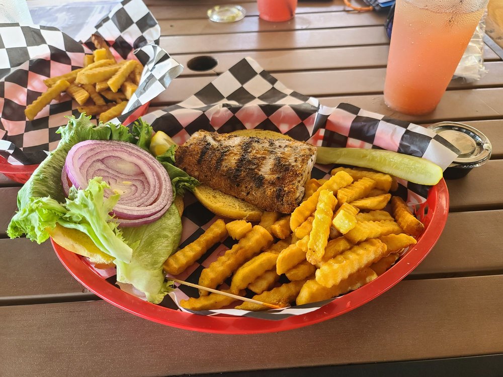 Mambos Beachside Bar & Grill