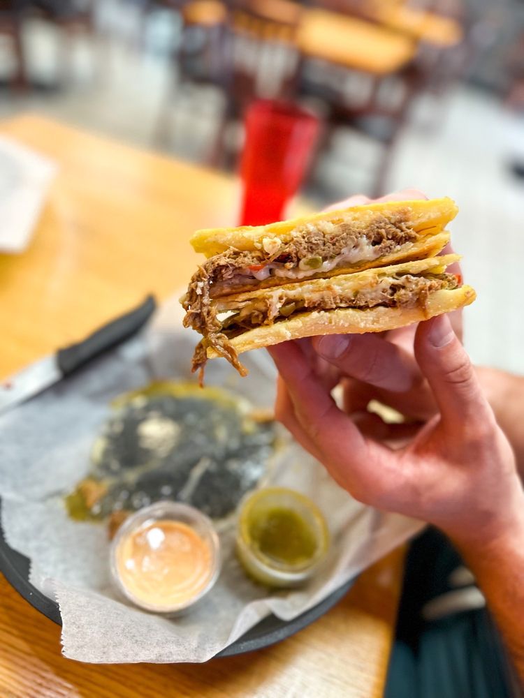 Que Viva Latin Street Grill