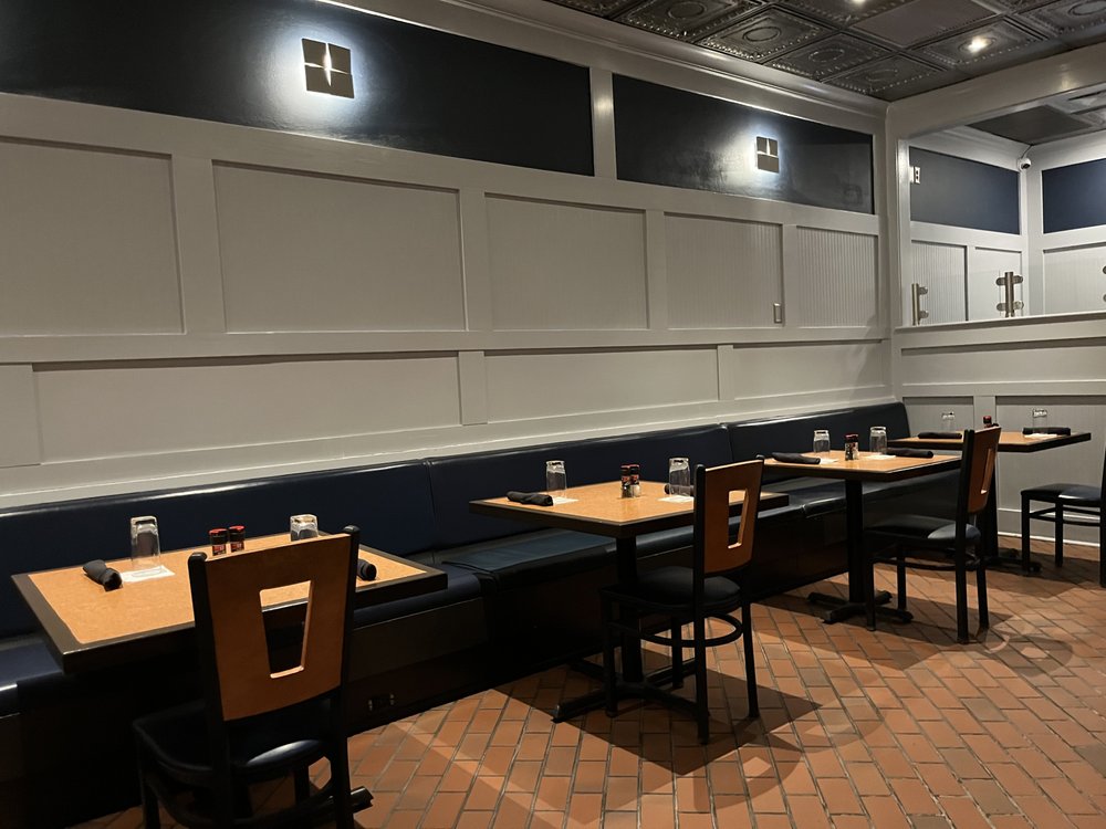 Big Phil's Bar & Grill