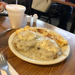 Riki S Family Restaurant 21 Photos 68 Reviews Diners 25 N Photo Of Riki S Family Restaurant Fairport Ny United States Country Benedict With