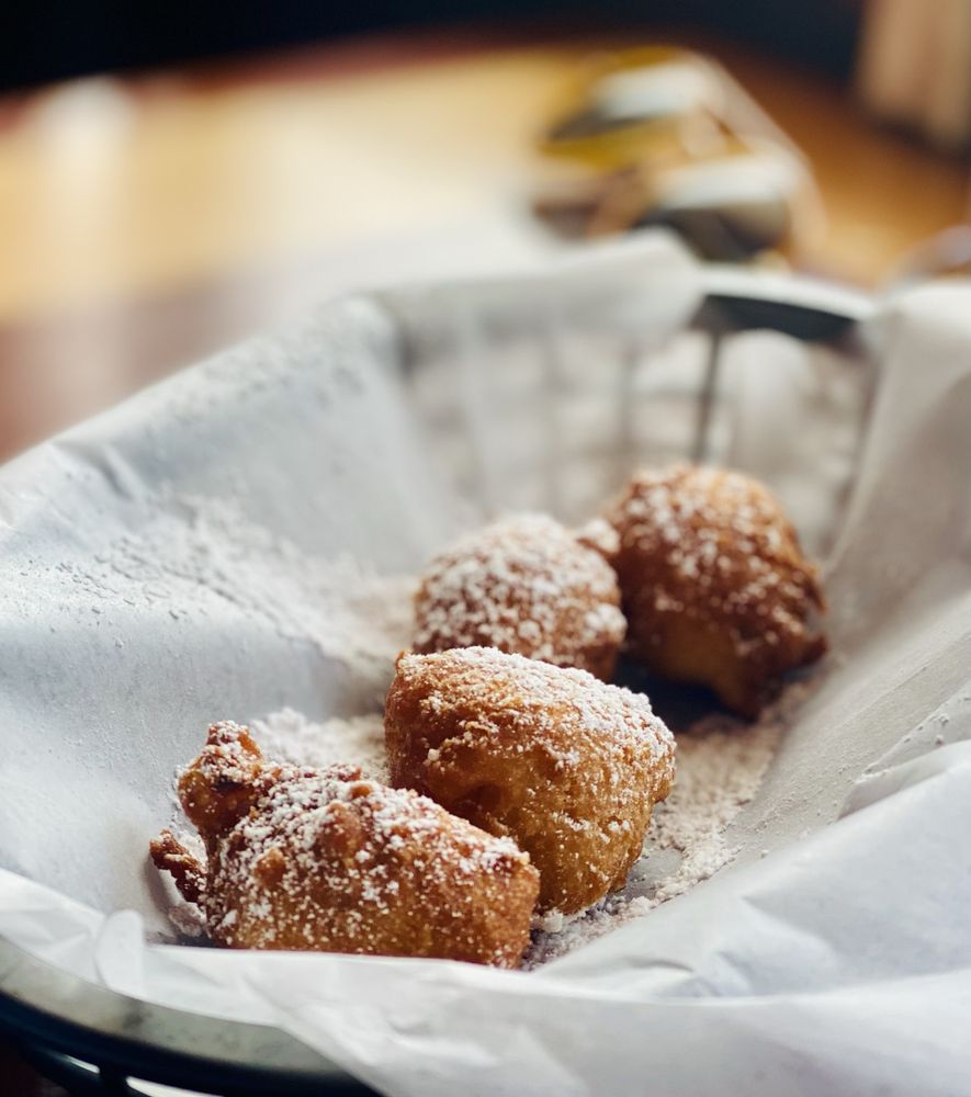 Lighthouse Restaurant, Fanning Springs Roadtrippers