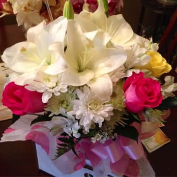 Essence Flowers 13 Photos 19 Reviews Florists 520 Lawrence Photo Of Essence Flowers Sunnyvale Ca United States Pre Made White Lily