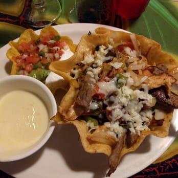 Pelanchos Mexican Grill 52 Photos 85 Reviews 1516 Photo Of Pelanchos Mexican Grill Knoxville Tn United States Lunch Taco Salad