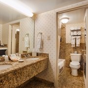 Beach Club Hotel 16 Reviews Hotels 1280 Boardwalk Ocean City Port O Call Hotel