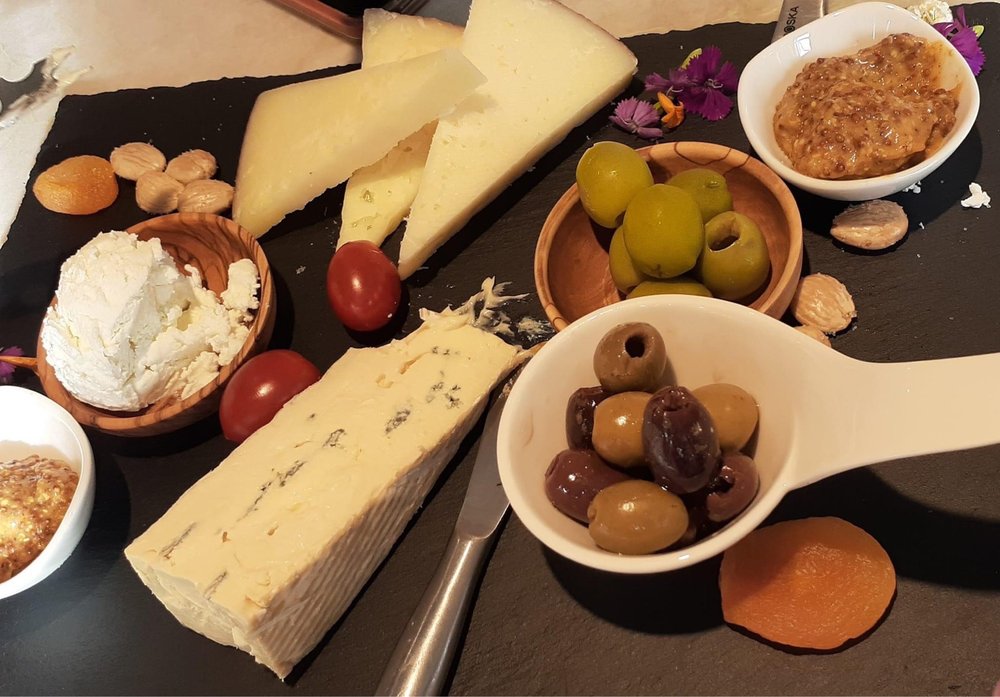 Napatini Bistro and Wine Bar