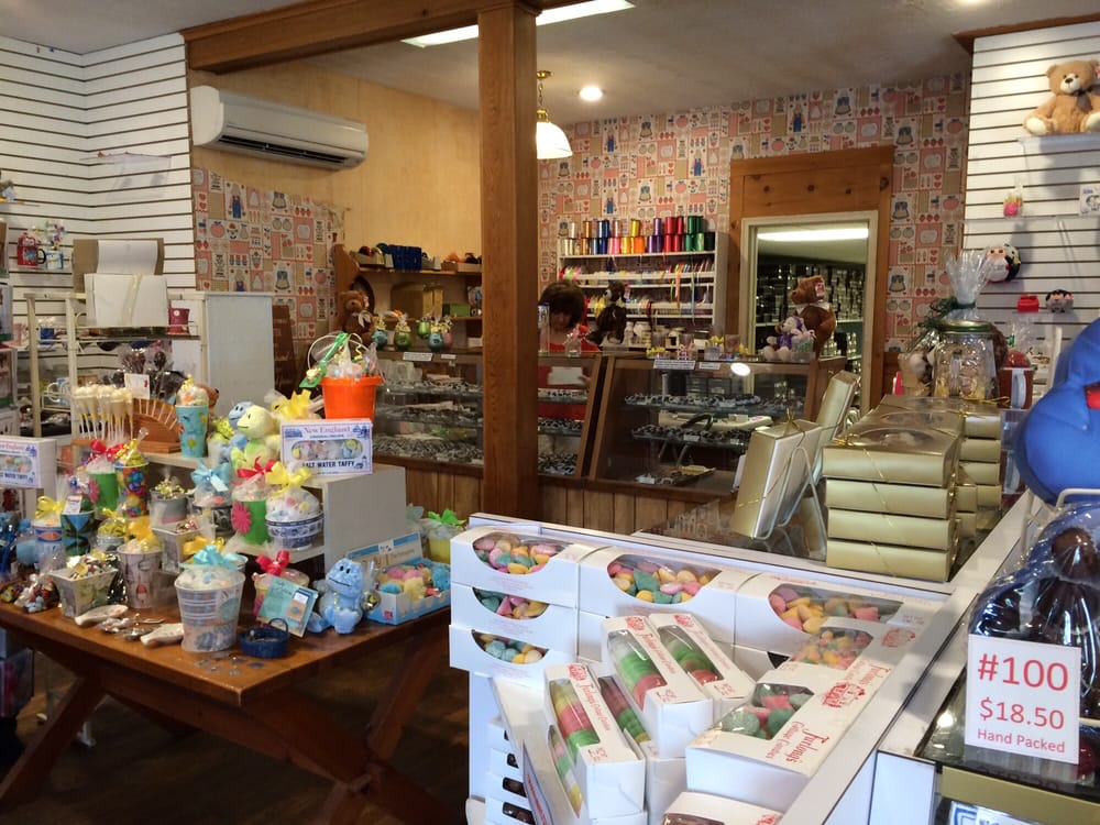 Furlong’s Candies & Ice Cream (New) 53 Photos & 30 Reviews Candy