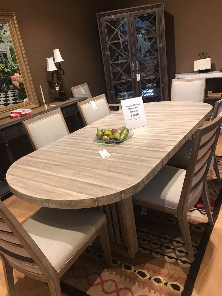 Hooker Factory Outlet