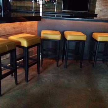 Solita Mastino Closed 89 Photos 106 Reviews Italian 25 Photo Of Solita Mastino Delray Beach Fl United States New Barstools