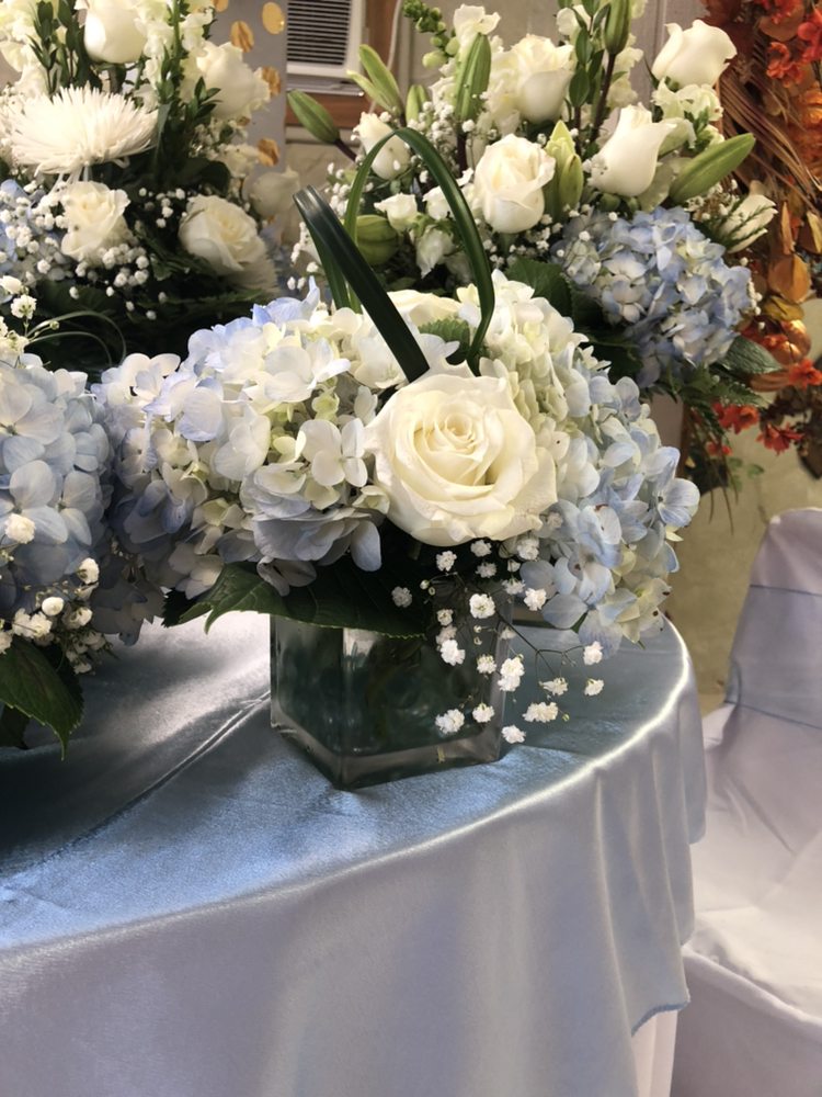 Bouquets Flowers & More