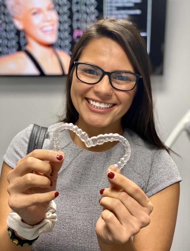 image of business Sonrie Dental Studio