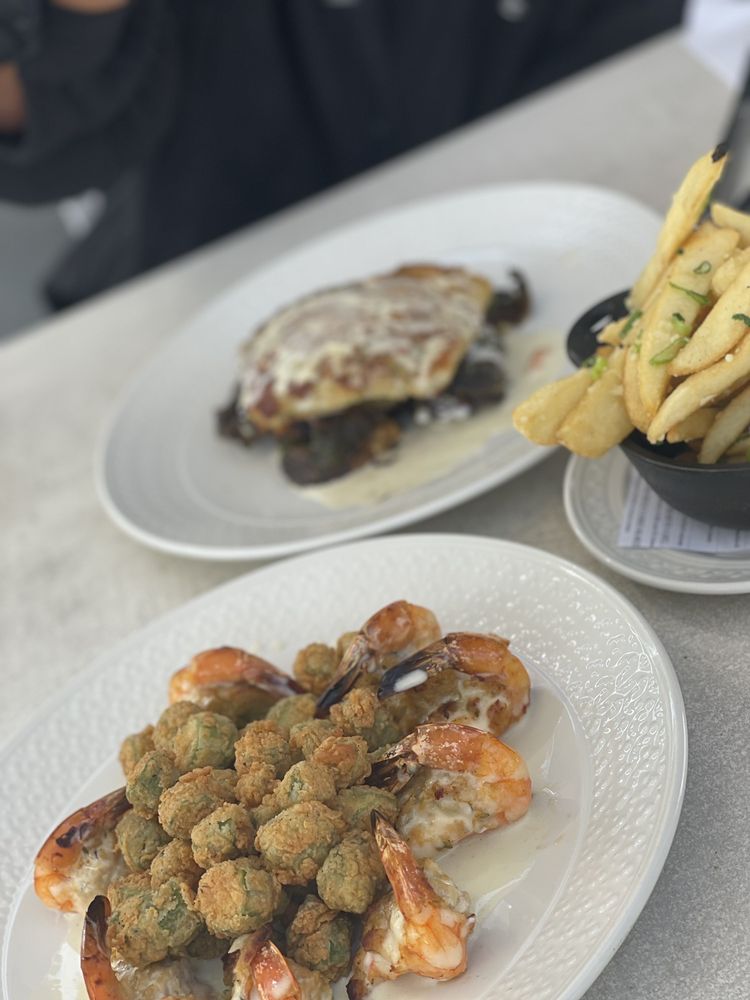 Hugo's Oyster Bar