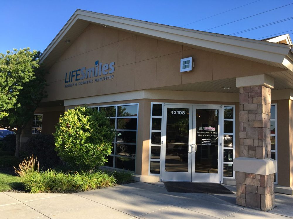 image of business LIFESmiles Family and Cosmetic Dentistry