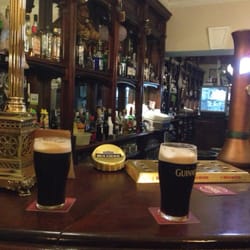 Dunphys － Dun Laoghaire, Co. Dublin, 愛爾蘭的相片。Classy Old Pub