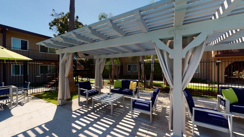 Huntington Cove Apartment Homes